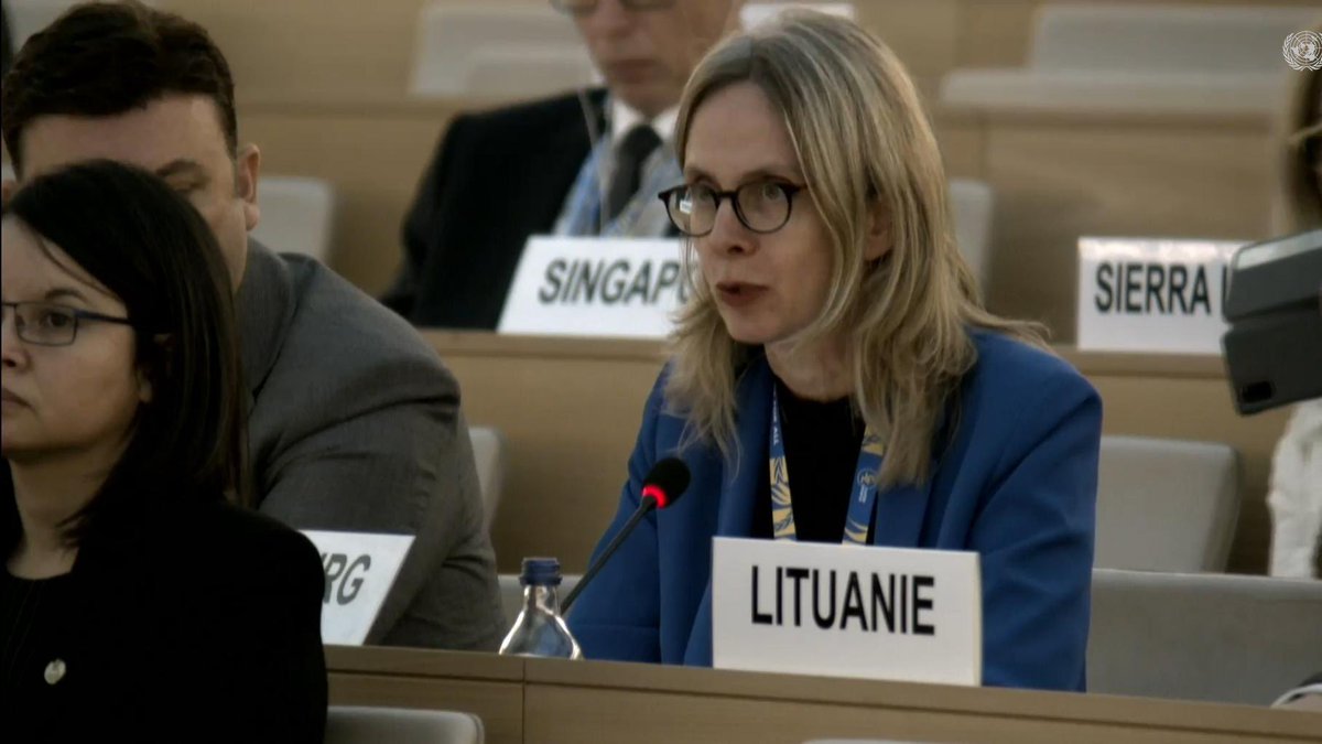 At the #HumanRights75 high level event, 🇱🇺Ambassador-at-large for #HumanRights @AnneGoedert presented #Luxembourg🇱🇺’s 5 pledges: 1️⃣ To adopt a human rights strategy by 2025, taking into account the recommendations made to 🇱🇺 in multilateral forums.