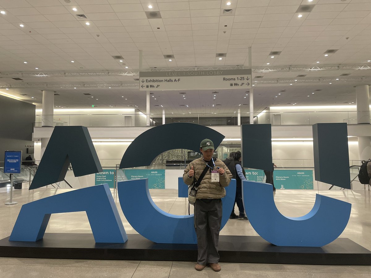 nanwu1112's tweet image. Already excited about #AGU23 Will be doing a poster on Thursday and an oral on Friday talking about the aggregation/flocculation of #microplastics and its implications for transportation of #microplastics in the #ocean 🌊 

Drop me a message if you fancy a chat😬😬😬