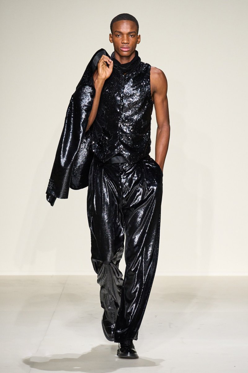 francarabias's tweet image. Asimetrías, transparencias, lazos, lentejuelas...
La moda masculina esta Navidad es de todo menos aburrida!

Nueva entrada en mi #blogdemoda #EnlaZonaF

enlazonaf.blogspot.com/2023/12/love-o…

#modamasculina #menswear #menstyle #mensfashion #fashionblogger #FranciscoCarabias #francarabias