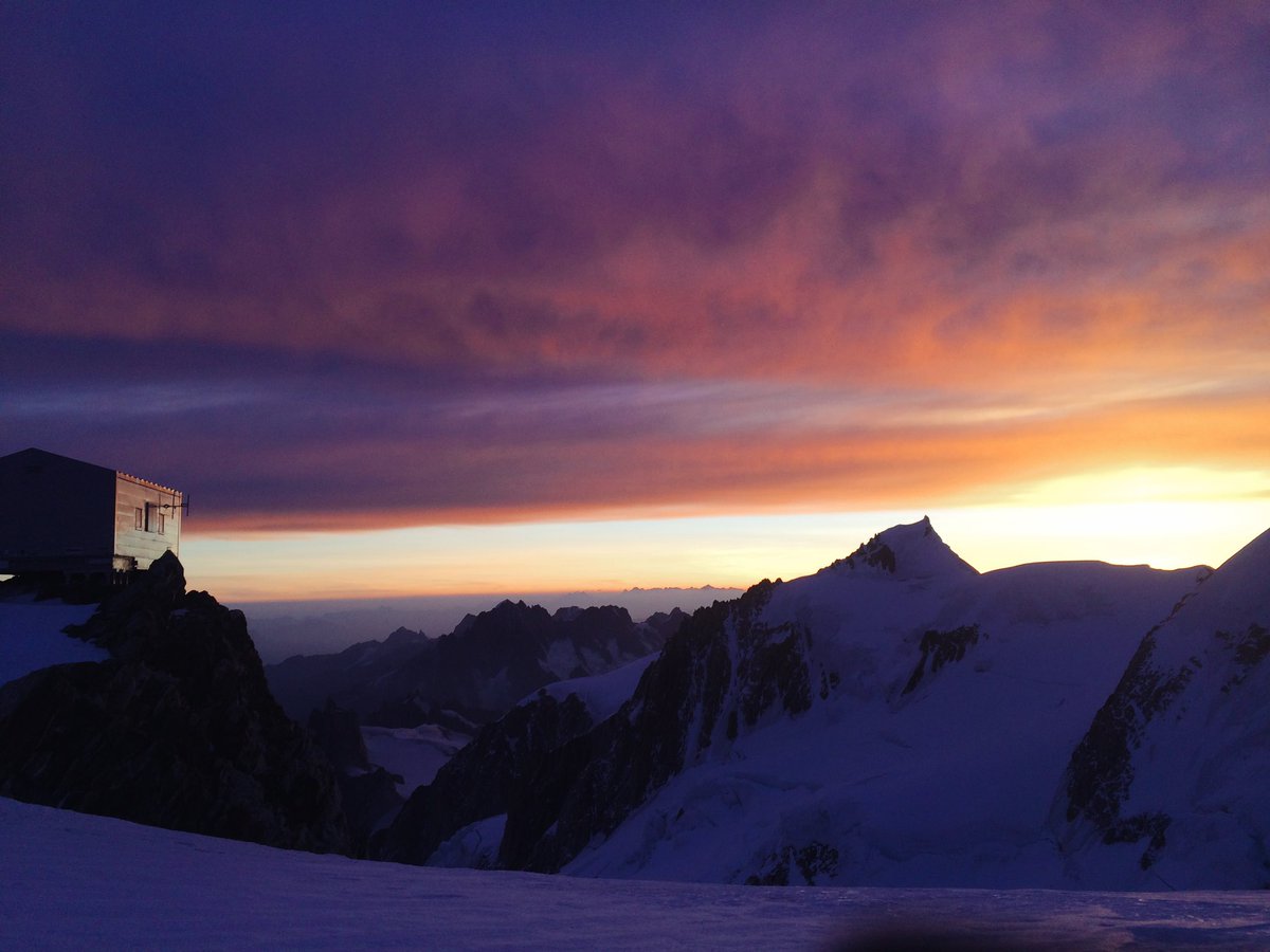 Happy International Mountain Day 🏔️
Here’s to mother-nature and the mountains that make us feel small and alive all at once!
#InternationalMountainDay2023