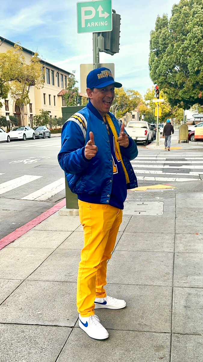 Even though the Chargers fizzled out their season on week 14 royal blue day I was able to wear my ultimate Air Coryell outfit which cannot be denied.  #BoltUp