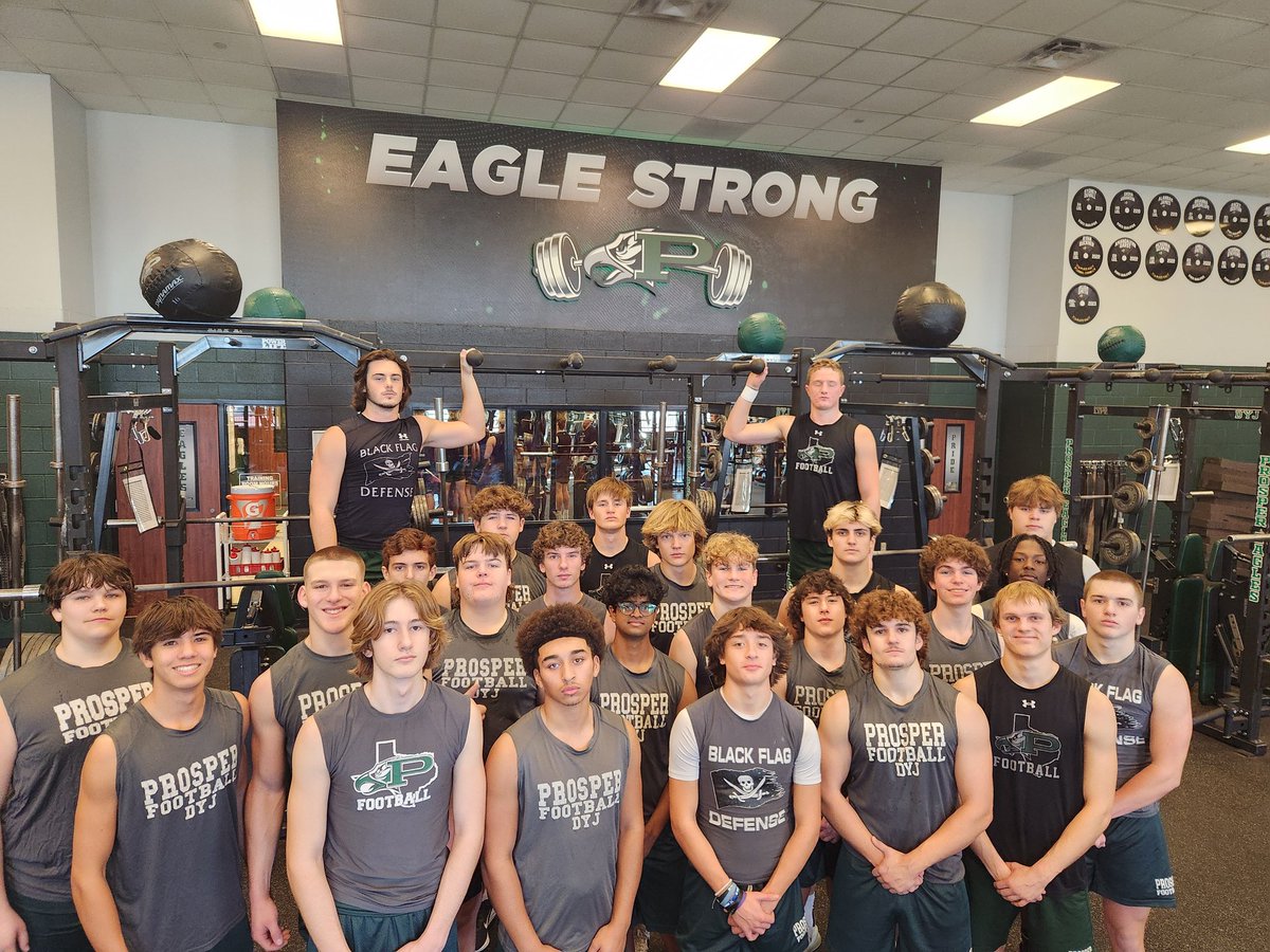 ProsperStrength's tweet image. 25 guys started out the last week of the year with a new Power Clean ME! Including 5 new guys on the 250 lbs board and another 275! #EagleStrong #DYJ