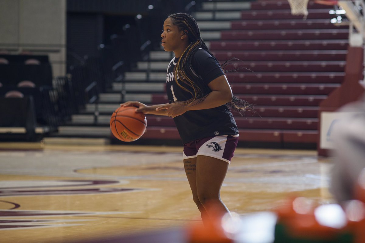 SIU_WBasketball tweet picture