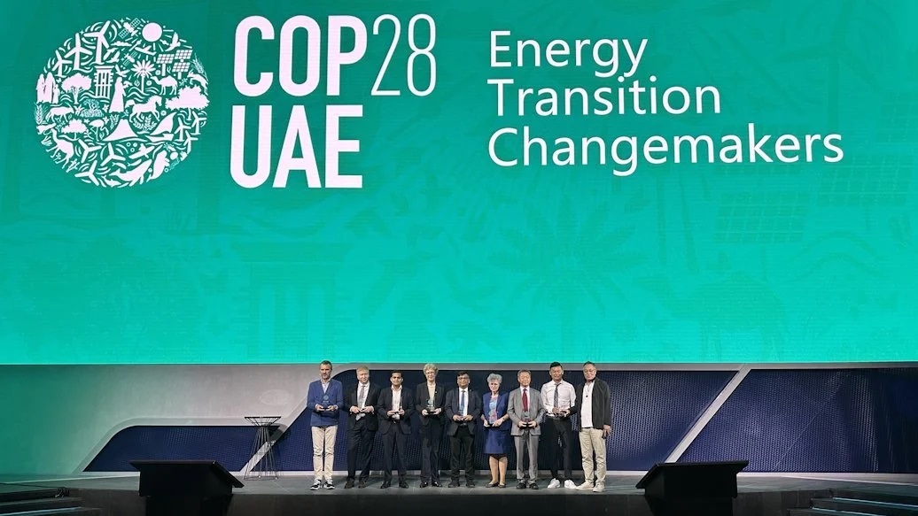 WinDoorExpert's tweet image. 🟥 At the 2023 Climate Change Conference in Dubai on December 5, Hydro received recognition from the COP28 UAE Presidency as an Energy Transition Changemaker for pioneering the green aluminium transition.

windoorexpert.eu/news/news,3608…

#AluminiumSystems #ProfileSystems @NorskHydroASA