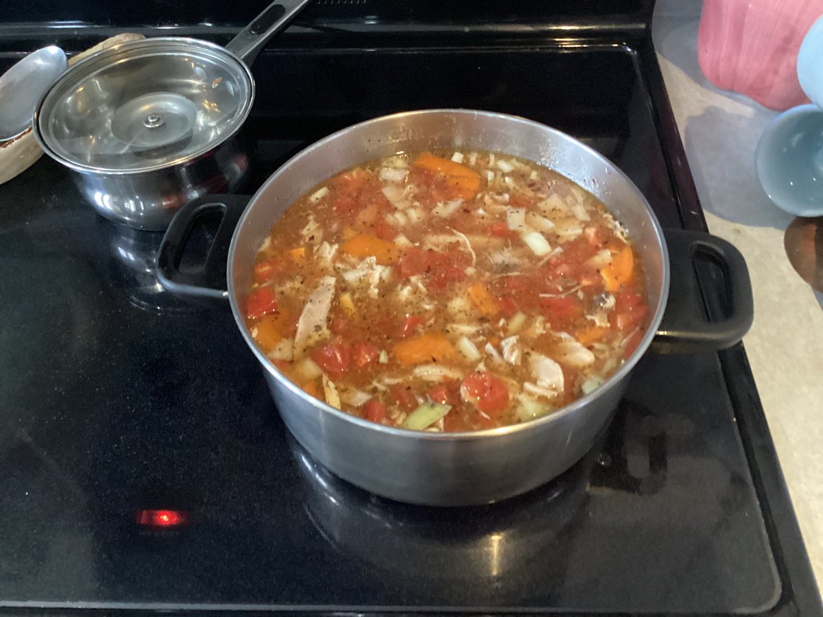 rex88ter's tweet image. Another crappy rainy day. That means some mobility stretching by Margaux Alvarez on #Youtube and getting #Decemberchallenge done 52. Chicken cacciatore for dinner @321gaux @Misha_Again_ @MattDoesFitness @