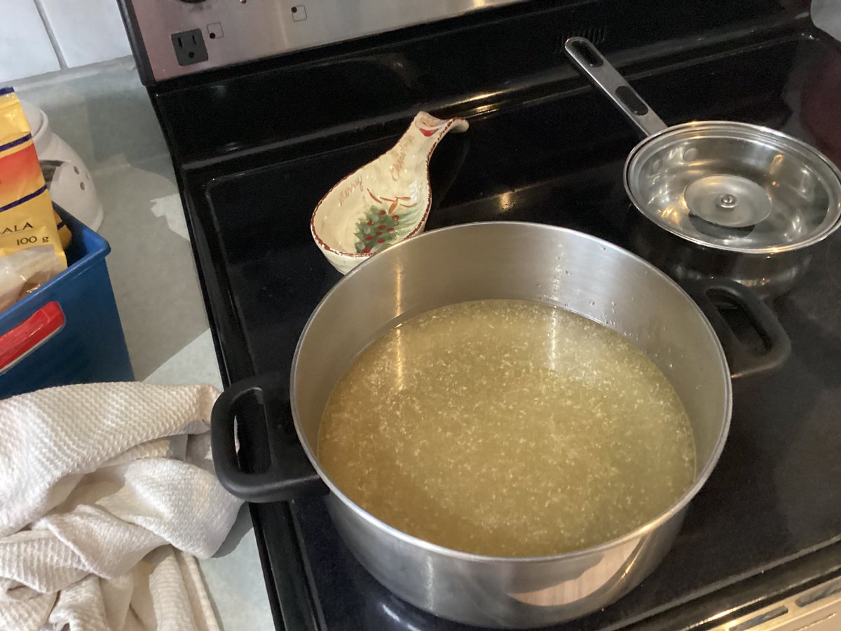 rex88ter's tweet image. Another crappy rainy day. That means some mobility stretching by Margaux Alvarez on #Youtube and getting #Decemberchallenge done 52. Chicken cacciatore for dinner @321gaux @Misha_Again_ @MattDoesFitness @