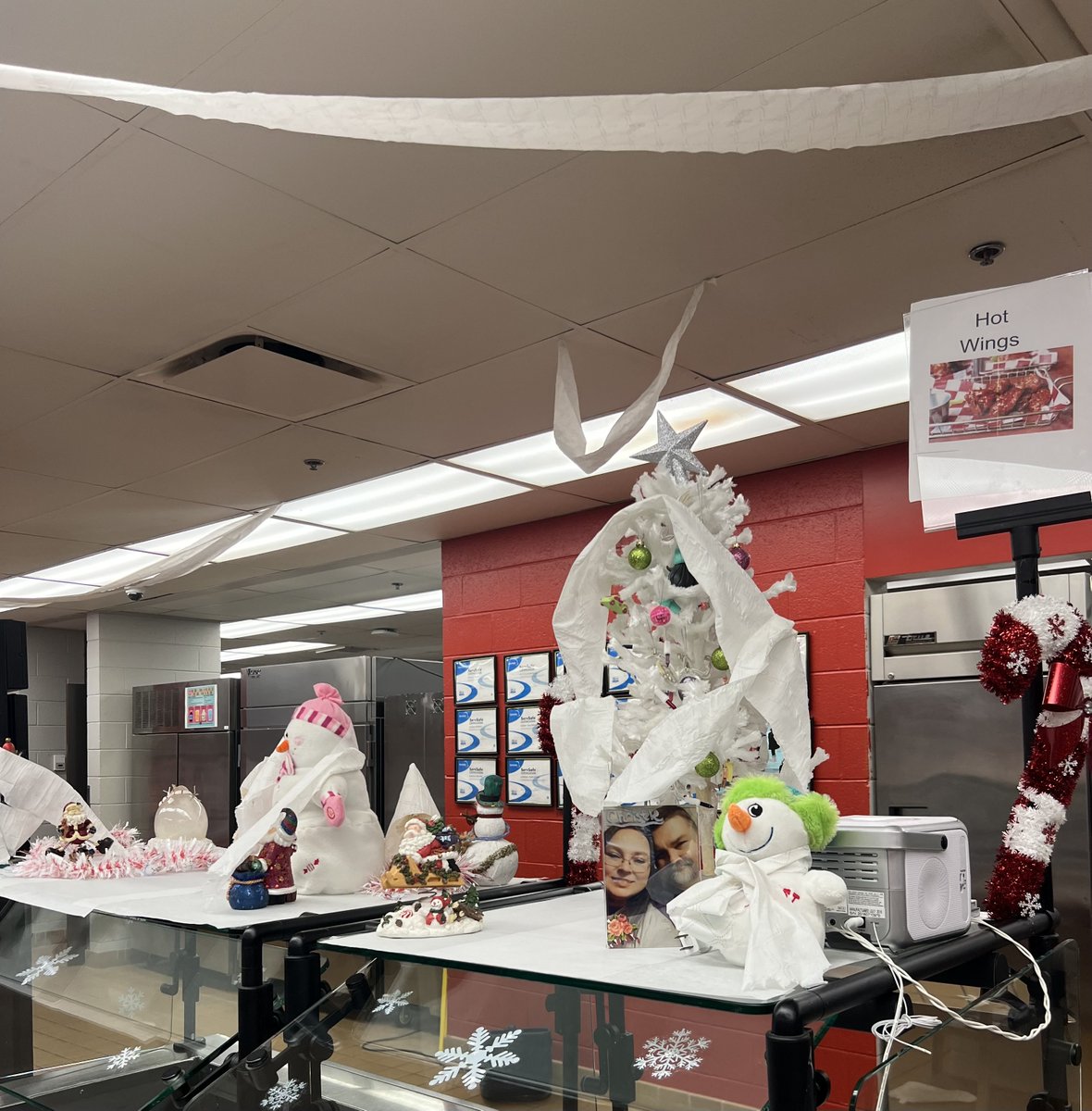 It's about time for Charlie to head back to the North Pole!

📸:  Asbury cafeteria