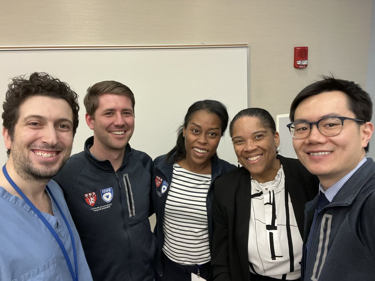 Quite an honor to speak today at Cardiovascular Grand Rounds @BrighamWomens A definite highlight was having lunch with some BWH Cardiology fellows. Future is bright for cardio-kidney collaborations!