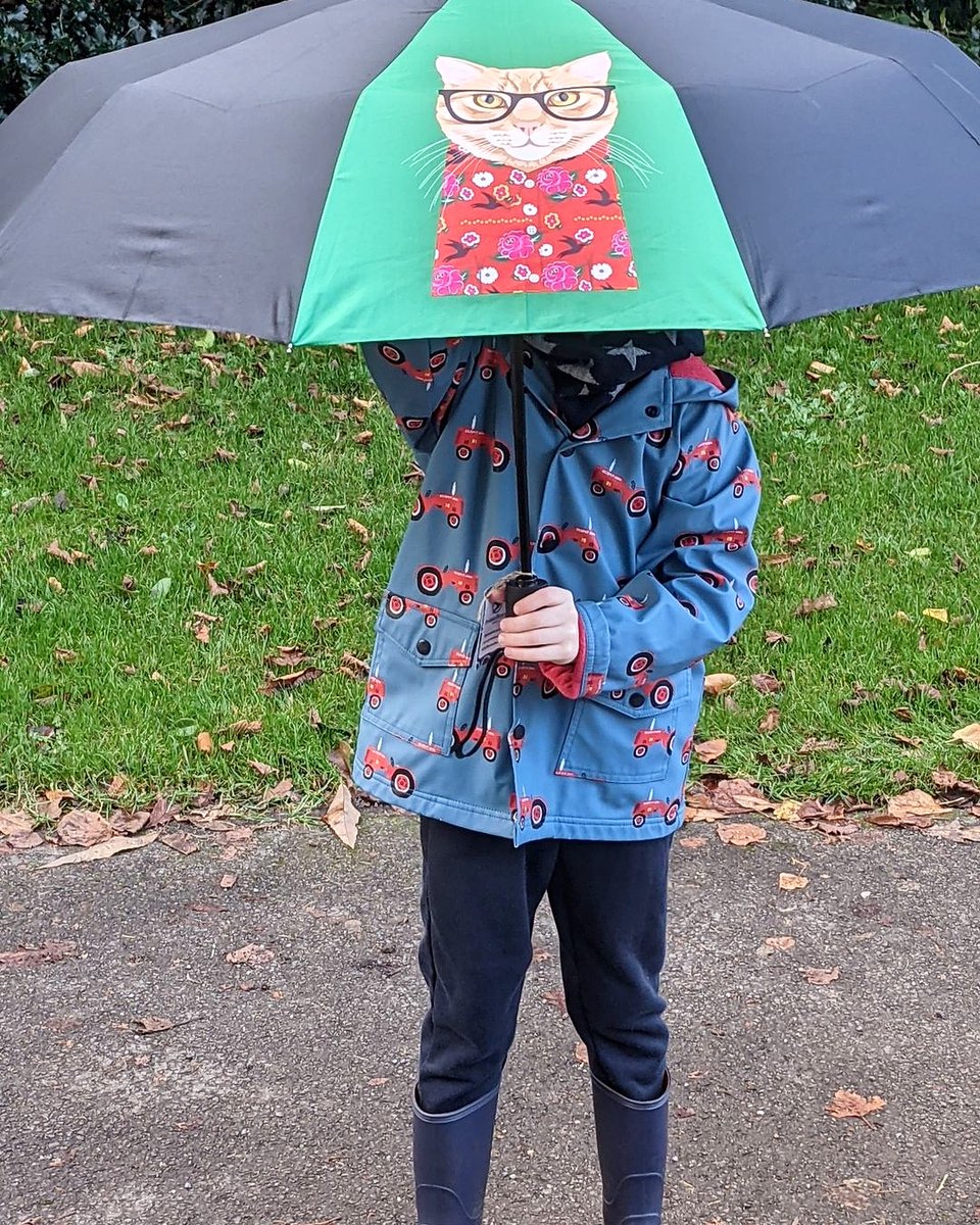 What's the one thing that you always need in the UK?😂
An umbrella ☔
🙈Are we right?
😻Another gift suggestion for the cat lovers on your list 📃

☔Available at primaberry.com
#MHHSBD #Christmasgifts #Christmas2023 #CatsOfTwitter