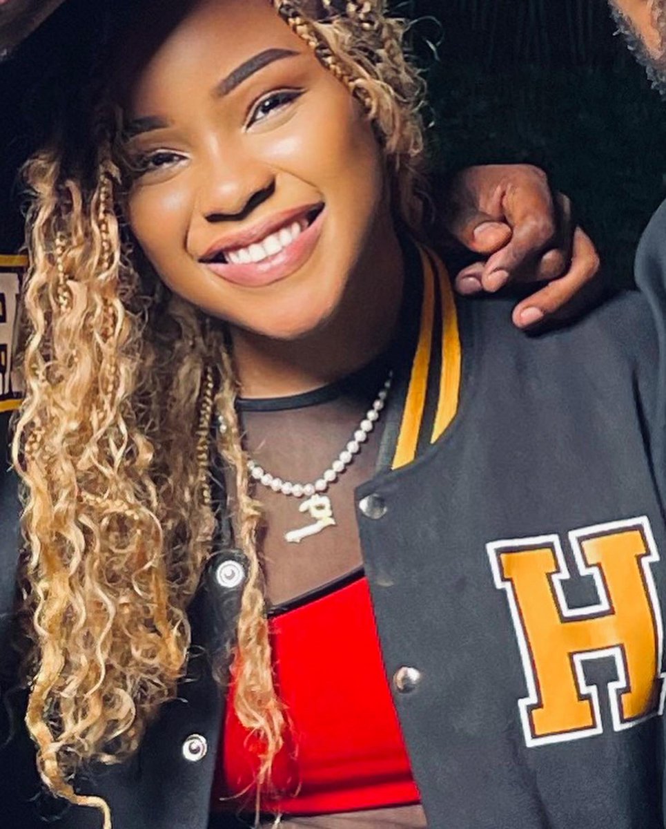 JeSuisDansalou's tweet image. Anpil nan nou konn “ 🤚🏾 “ sa men nou pap ka idantifye l lmao #SomethingIsCooking