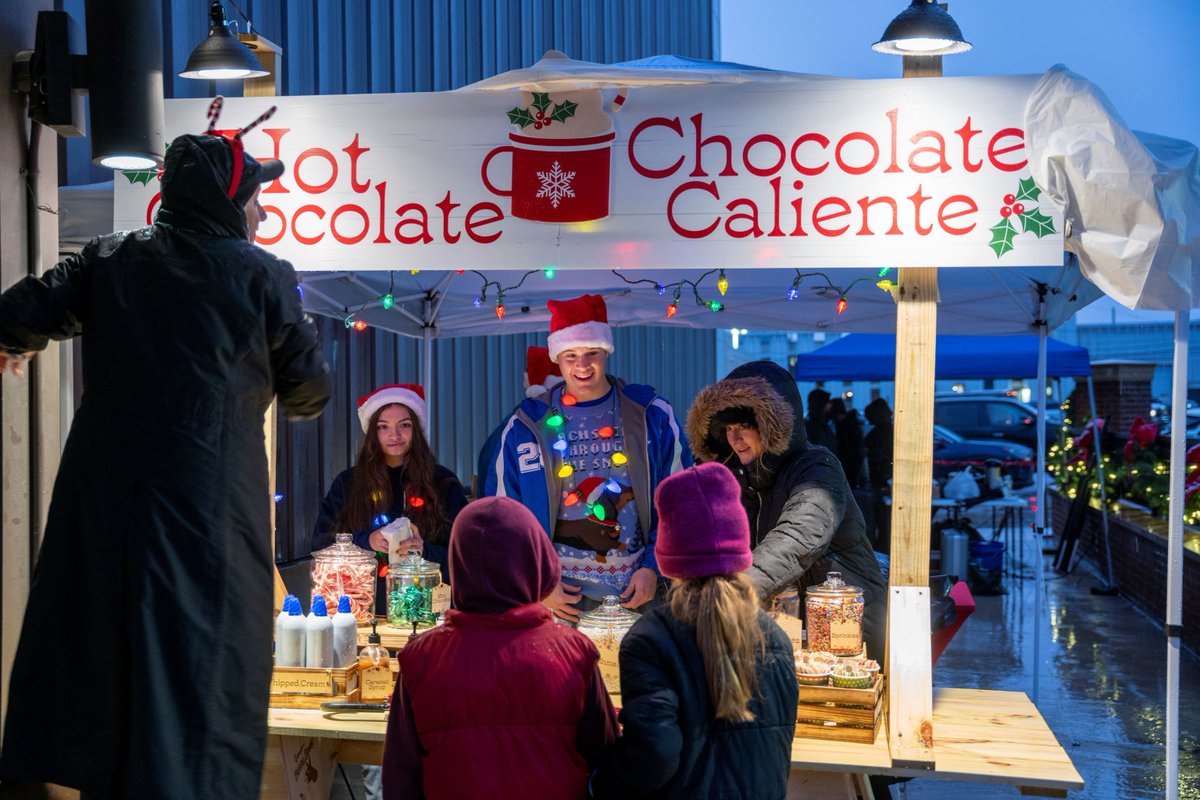 canbeinnovation's tweet photo. #ICYMI๐จ
@hazletoncando recently held its #CANDOParkTreeLighting23! ๐๐ถ
Despite the rainy weather, the community supported this event and made it a night to remember.
Thank you to all who helped make this event a success!
#HazletonfortheHolidays https://t.co/S1zUISaN8W