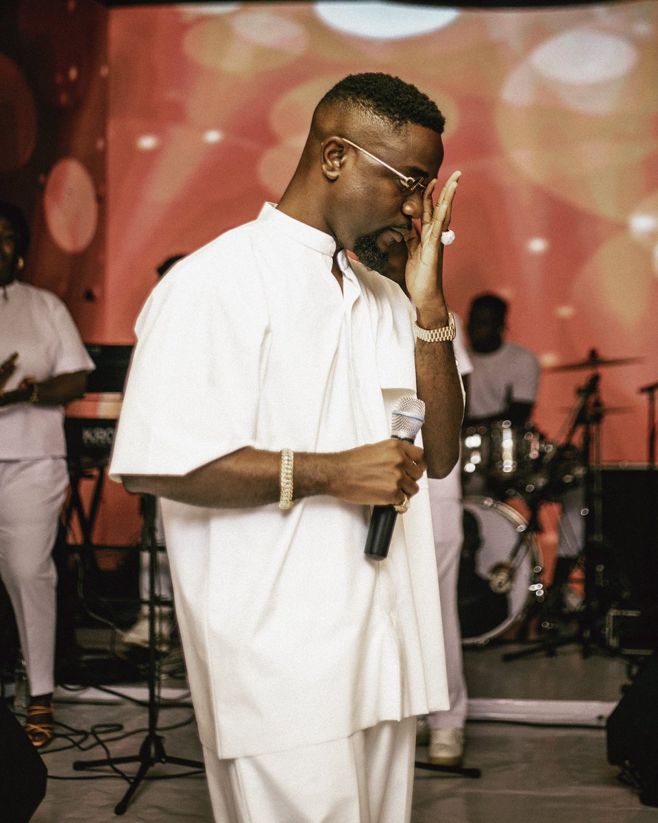 Exclusive photos of @sarkodie at the #RapperholicExhibition23 for @Eagleplug_ Photographed By Me, @oseiamoah_d