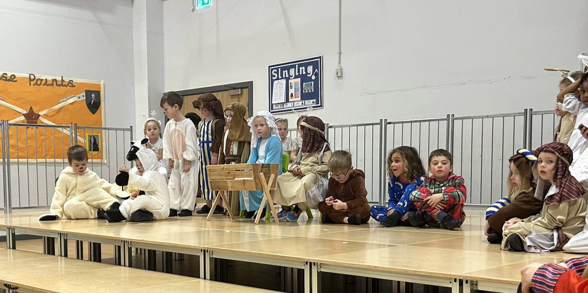 EastfieldPSHull's tweet image. FWK performed beautifully in their nativity play today. We are so proud of them all! Thank you to our lovely parents and carers for their support with learning lines and costumes! #epsFWK