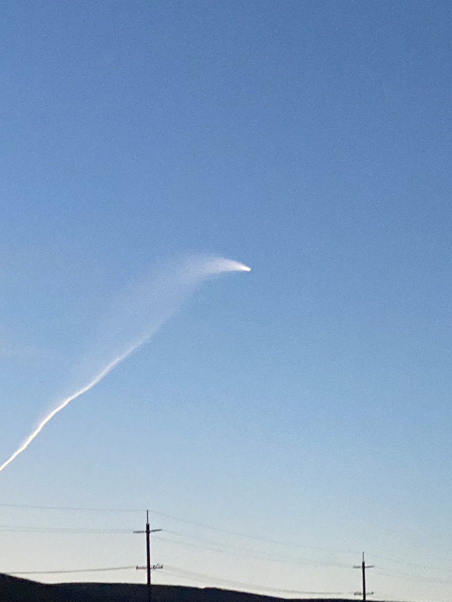 goingdeep2014's tweet image. Good morning X,
Wife saw this while sitting in traffic this morning. Does anyone know if there was any missile launches this morning at the Sonoma/Marin county line.