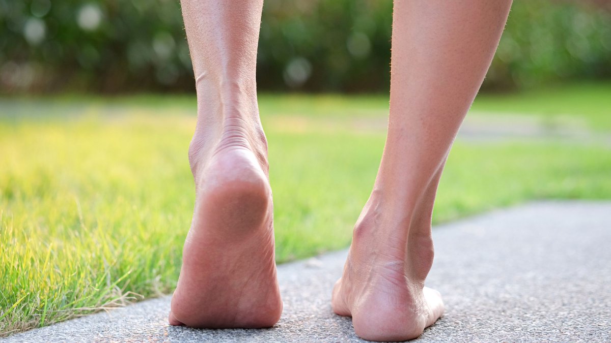 Did you know that your choice of footwear can affect heel pain? Let's talk about shoe options that can make a real difference. #HeelPainFootwear #ShoeSelection
bit.ly/3LbuSZU