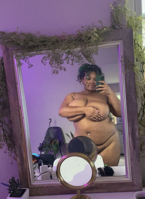 Do you like my body? https://t.co/R2UEgwf2N2