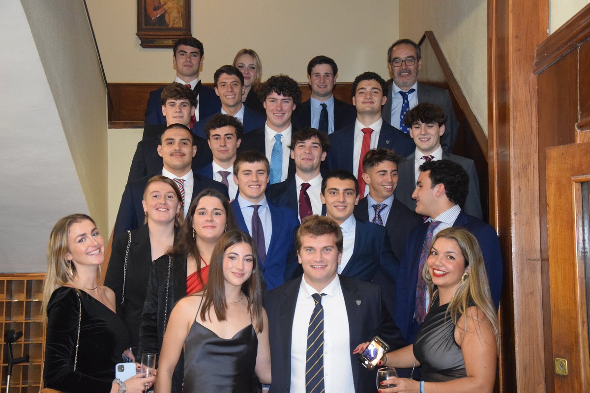 El sábado pasado estuvimos en la fiesta de Navidad del Mayor🎄

Siempre es un placer <a href="/CMUCisneros/">Ximénez de Cisneros</a> 💙🤩