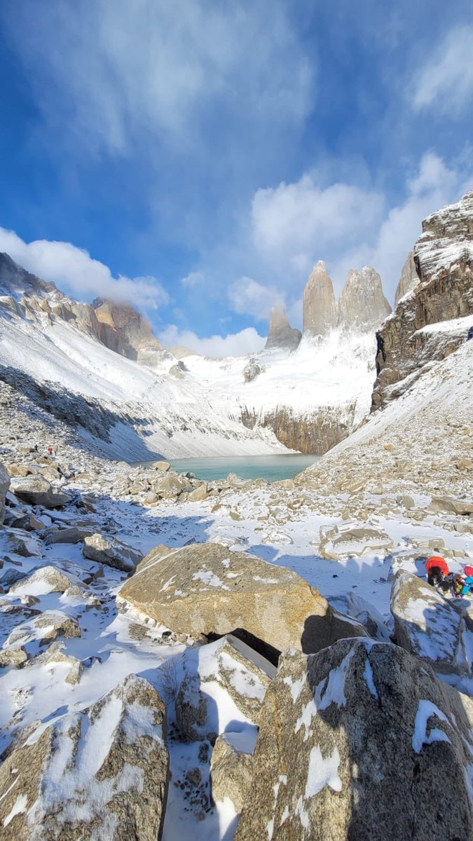 Feliz día de la Montaña, porque hoy se celebra por el respecto de la importancia de las montañas para nuestro planeta, son una fuente de recursos vitales, como agua, energía y diversidad biológica, la magia de estar ahí es única! #FelizDiaDeLaMontaña
