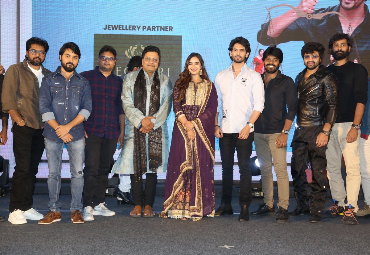 .#JorugaaHusharugaa Grand Pre-Release Event  Clicks 📸📸

@viraj_ashwin @pujita_ponnada 
@SHIKHARAAKSHAR @anuprasad35 @praneethmuzic #Madhunandhan @siri_hanmanth #NireeshThiruveedhula #BekkamVenuGopal @thiruveedhulq @veerapanenisc @adityamusic @shreyasgroup