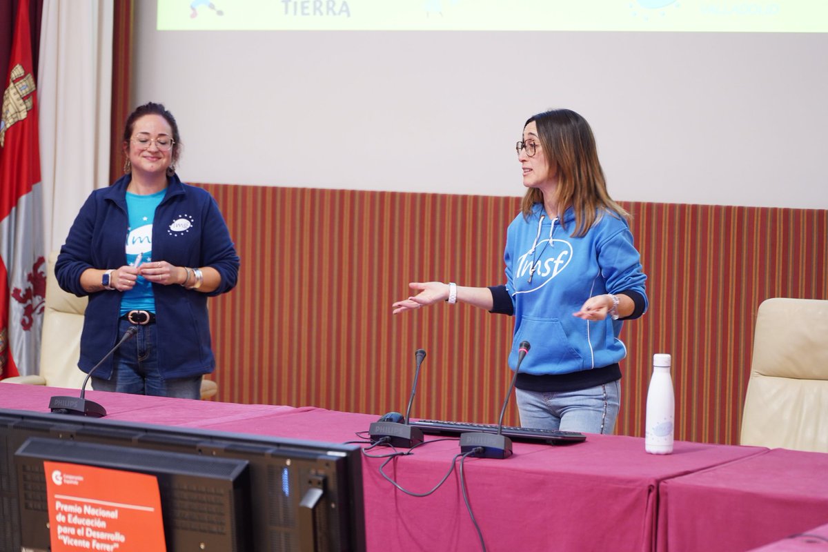 Educación_desarrollo (@edudesarrollo) on Twitter photo Comenzamos la sesión vespertina del #XIIIPremioEpD en el #CENEAM con el <a href="/lmsfva/">Colegio LMSF</a> Colegio La Milagrosa y Santa Florentina de Valladolid. Presentan el proyecto, Guardianas y guardianes de la Tierra en la modalidad de educación secundaria #CiudadaníaGlobal #ODS Comenzamos la sesión vespertina del #XIIIPremioEpD en el #CENEAM con el <a href="/lmsfva/">Colegio LMSF</a> Colegio La Milagrosa y Santa Florentina de Valladolid. Presentan el proyecto, Guardianas y guardianes de la Tierra en la modalidad de educación secundaria #CiudadaníaGlobal #ODS