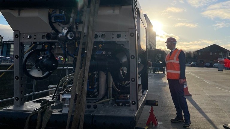 It was a pleasure to welcome @NorthTyneCA 's <a href="/MayorJD/">.</a> to our Blyth facility today - as he learnt more about the NTCA funded TIGGOR programme, which is delivered by ORE Catapult. He was joined by programme participants <a href="/SMDWorldwide/">SMD</a> (pictured) &amp; <a href="/kinewell/">Kinewell Energy</a>.