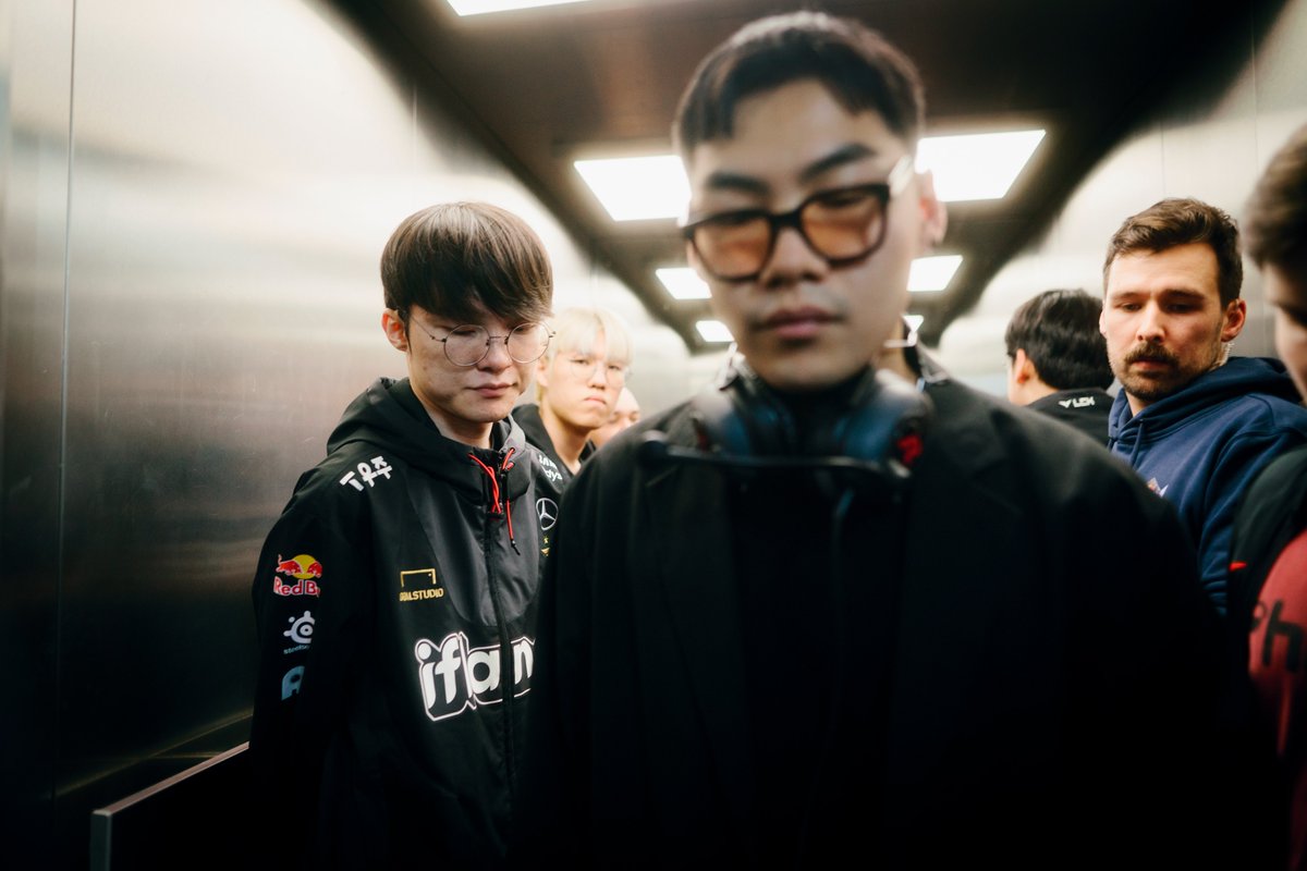 up close with <a href="/faker/">T1 Faker</a> and <a href="/T1LoL/">T1 LoL</a> for <a href="/redbullgaming/">Red Bull Gaming</a>
#leagueofitsown