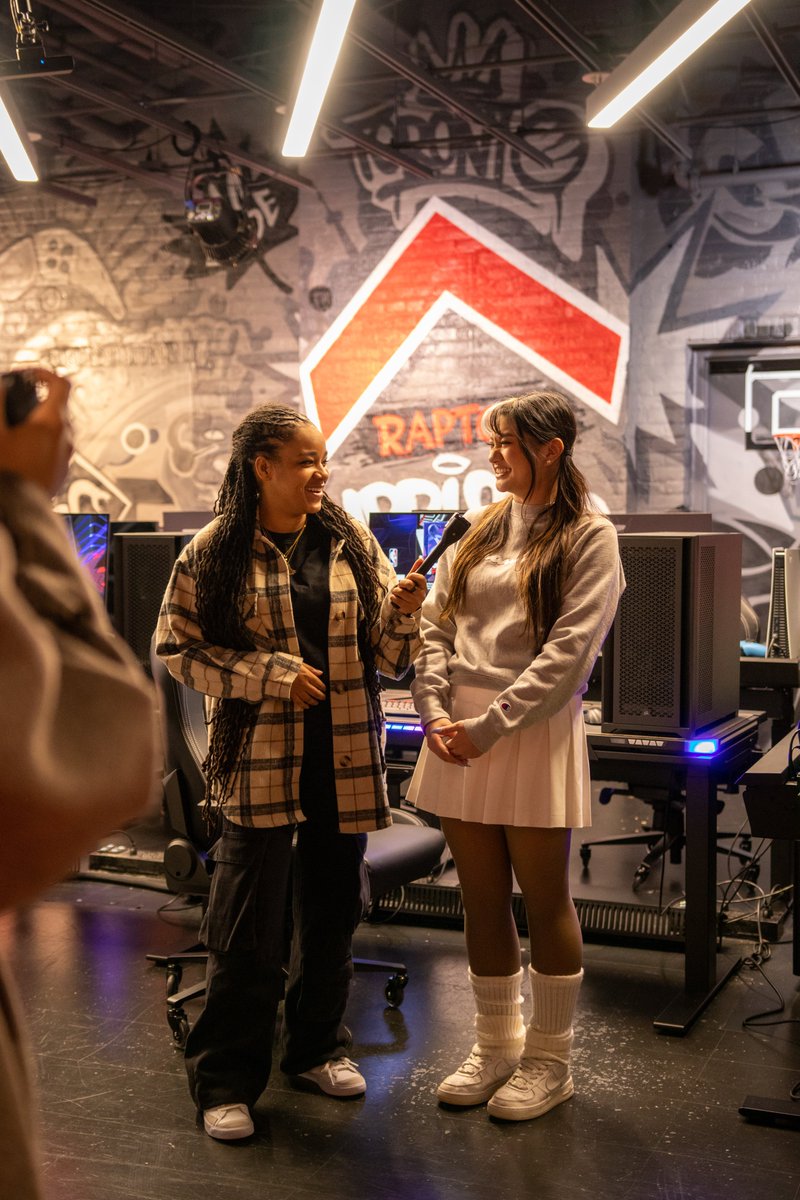 raynexpress's tweet image. Thanks to @PlanCanada, @MohawkCollege, @Incendium_GG and other fabulous partners for putting together this Gifts for Hope fundraiser at the #BellGamingCenter!

Great chats about inclusivity in gaming + I loved seeing my Humber Esports staff share their experiences