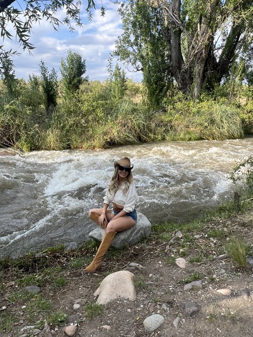 Hay un lugar que es un paraíso y está en Mendoza ❤️ comer algo y tomar un vinito escuchando el río bajar