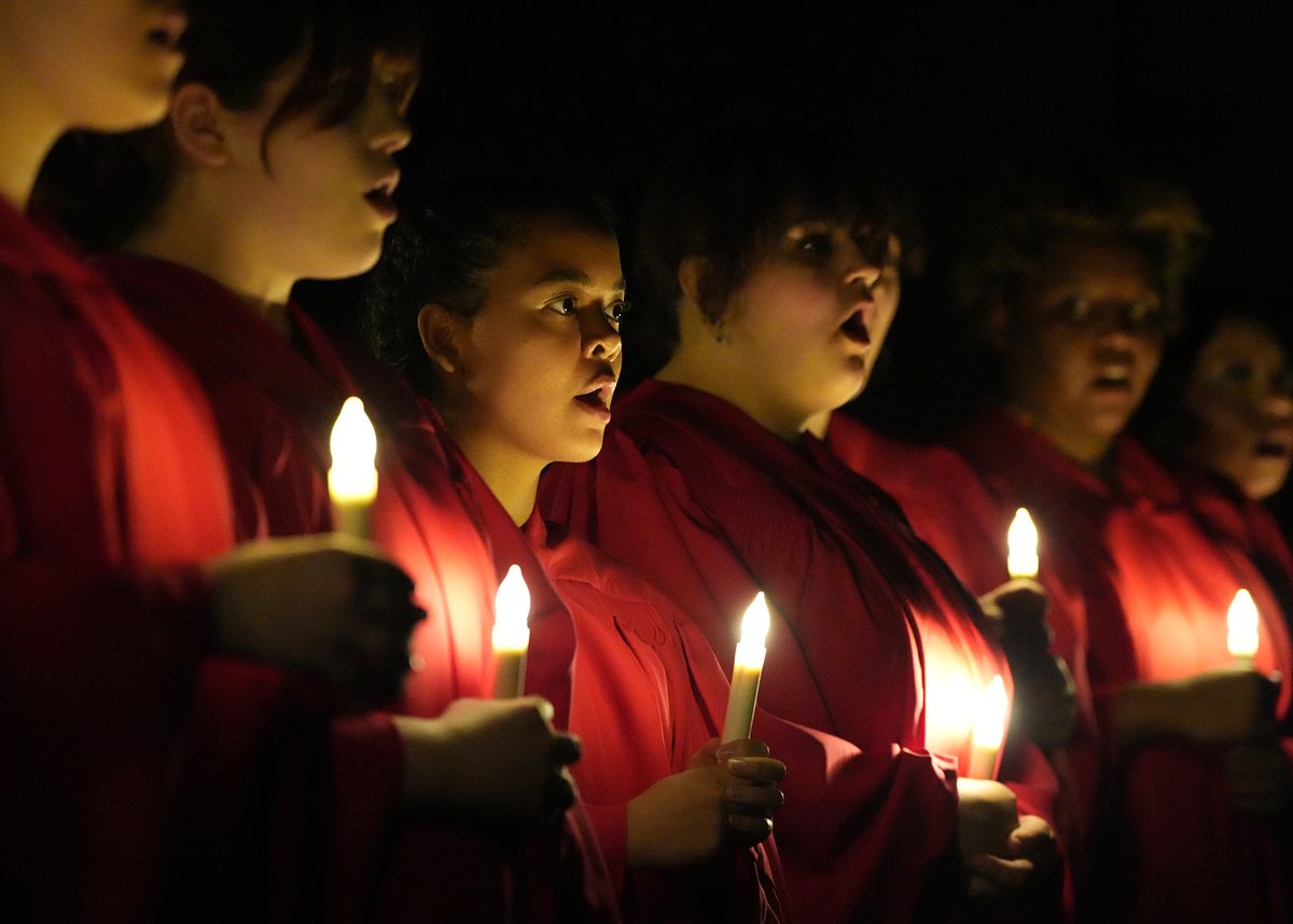 RiderUniversity's tweet image. This year&apos;s performance of An Evening of Readings and Carols was as spectacular as ever! Be sure to tune in to @WWFMClassical on Dec. 18 and Dec. 25  to relive the magic with a special radio broadcast. bit.ly/412TVqT. ✨ @WCCNJ 🎶