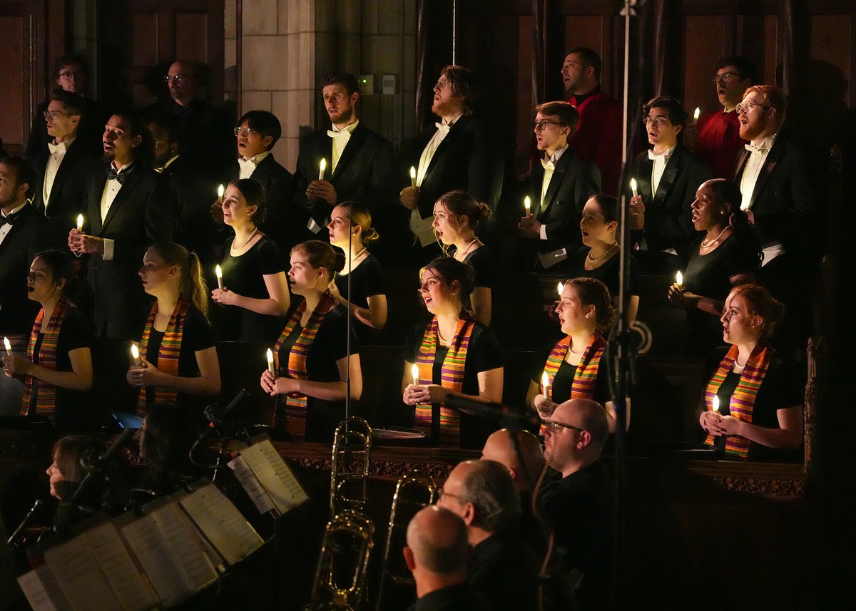 RiderUniversity's tweet image. This year&apos;s performance of An Evening of Readings and Carols was as spectacular as ever! Be sure to tune in to @WWFMClassical on Dec. 18 and Dec. 25  to relive the magic with a special radio broadcast. bit.ly/412TVqT. ✨ @WCCNJ 🎶