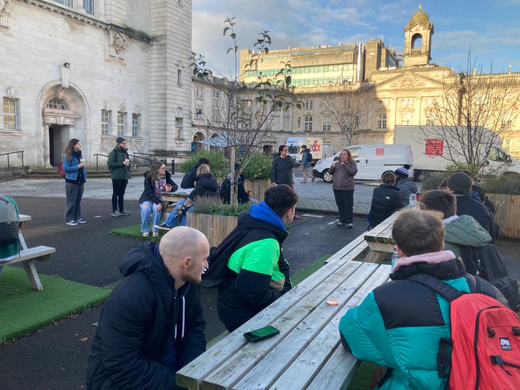 The sun was shining for our last Women's History Tour of the year! Diolch @swanseageog for making the trip!

If you fancy coming along to a tour, fret not, we'll be back in the Spring and for #IWD2024! We'll post some booking dates in the new year 🫡