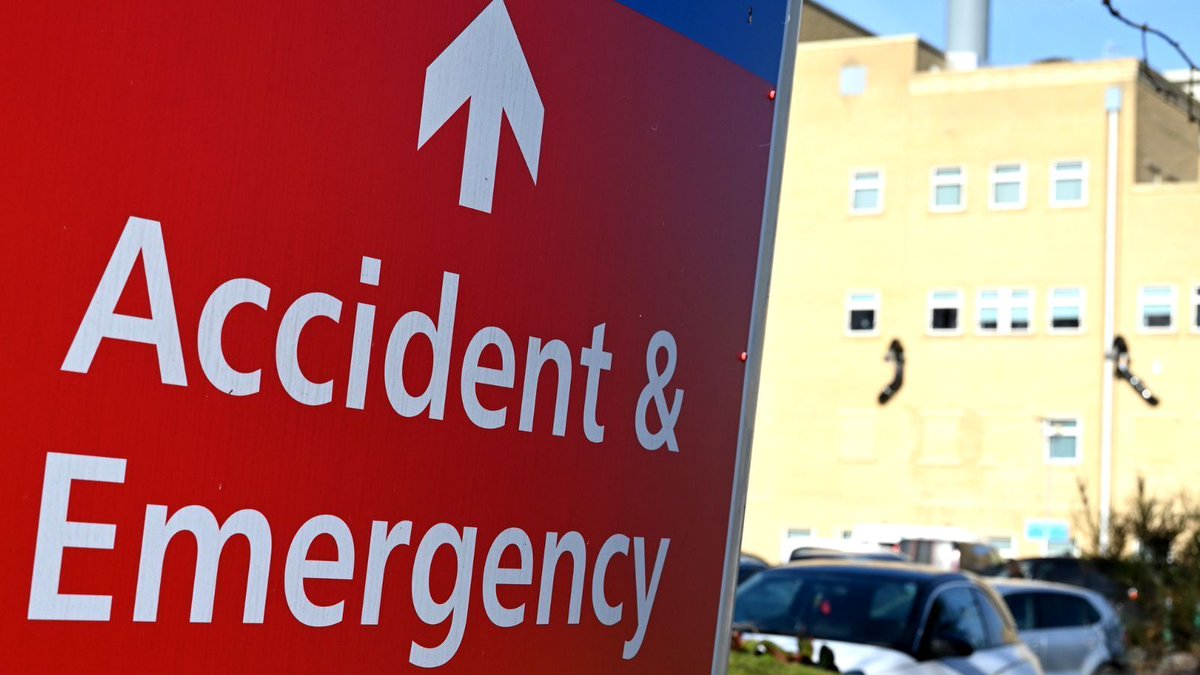Our A&amp;E departments in both of our hospitals are extremely busy at the moment. We have to prioritise our most poorly patients, so if it isn't life or limb threatening, please use NHS111 Online. 111.nhs.uk 

Read our thread 🧵 👇