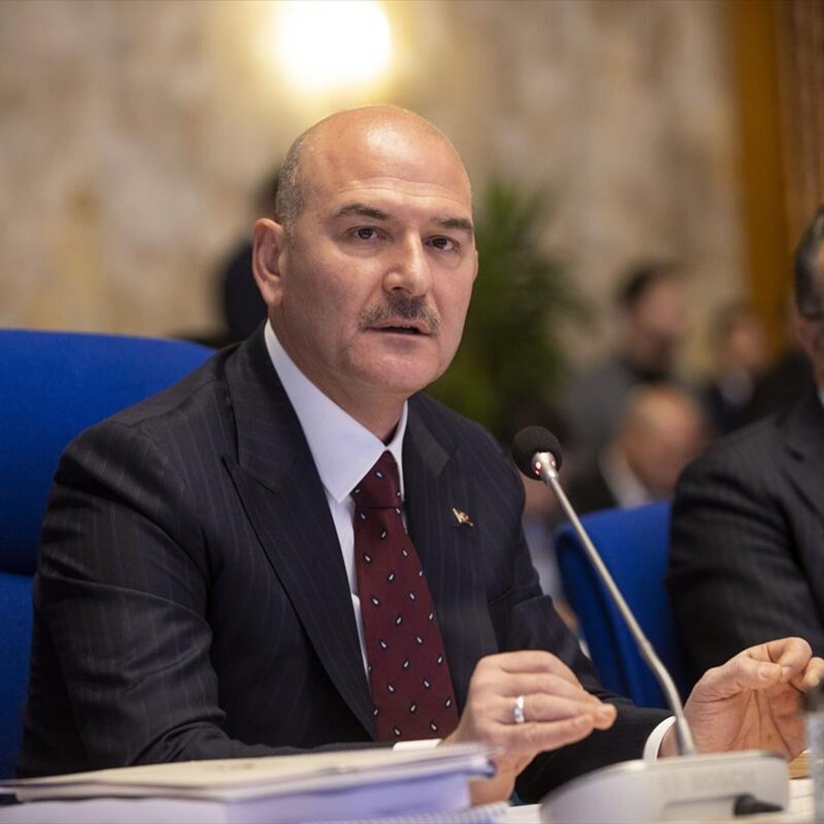 bpthaber's tweet photo. Özgür Özel:

Ali Yerlikaya'yı övmek istiyorsanız Süleyman Soylu hakkında soruşturma başlatın. https://t.co/FYFMawOxBh