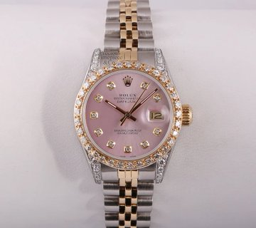 The pink #Rolex is really pretty......
#WATCH #MondayMotivation #MondayMood #MondayMorning #MondayThoughts #WomanLifeFreedom #Diamonds