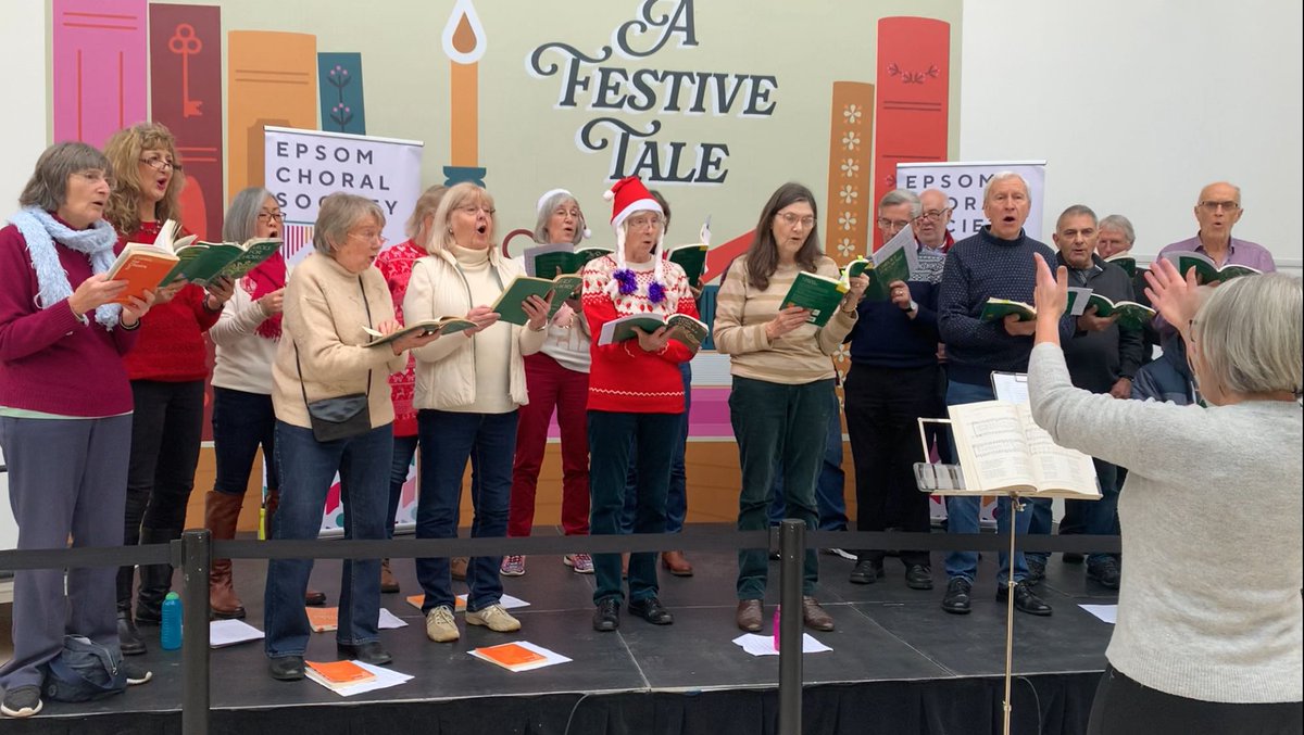 Thanks to some of our members who've been singing carols for charity. Good luck to the @EpsomRotary and Epsom Medical Equipment Fund who were collecting in the @Ashley_Centre and thanks to all the generous donors. (10am on a Monday, it's a tough crowd!)