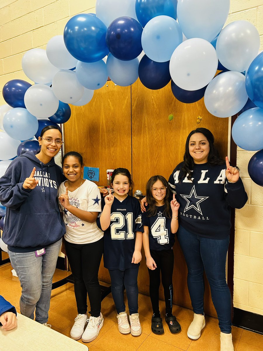 kdasilva_BASD's tweet image. We may be a small crew, but we know who is number one! @buchanan_es #GoCowboys