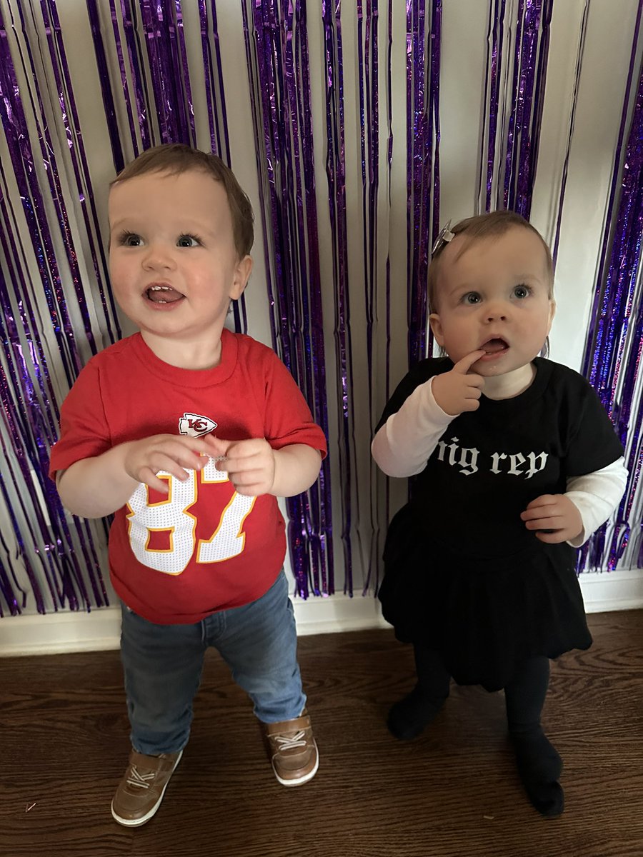 ElizabethKingPR's tweet photo. Big reputation! #endgame @tkelce @taylorswift13 @newheightshow baby swifties &amp; 92%ers at an eras themed party showing love for our favorite couple! What’s the best costume you’ve ever worn and/or themed party you’ve ever attended? #outtathehouse #stampoftheweek #nodumbquestions https://t.co/VptwbiVvAE