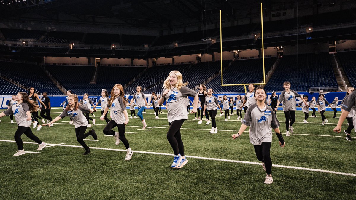 DETLionsCheer tweet picture