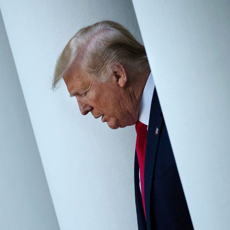 It's hilarious to that people still believe that trump is a good businessman:

- He had to declare bankruptcy SIX times, including for a casino. A CASINO!!!!

- He paid Stormy Daniels $130,000 so that nobody would know he had sex with her. NOW WE ALL KNOW.

- He paid an "expert"