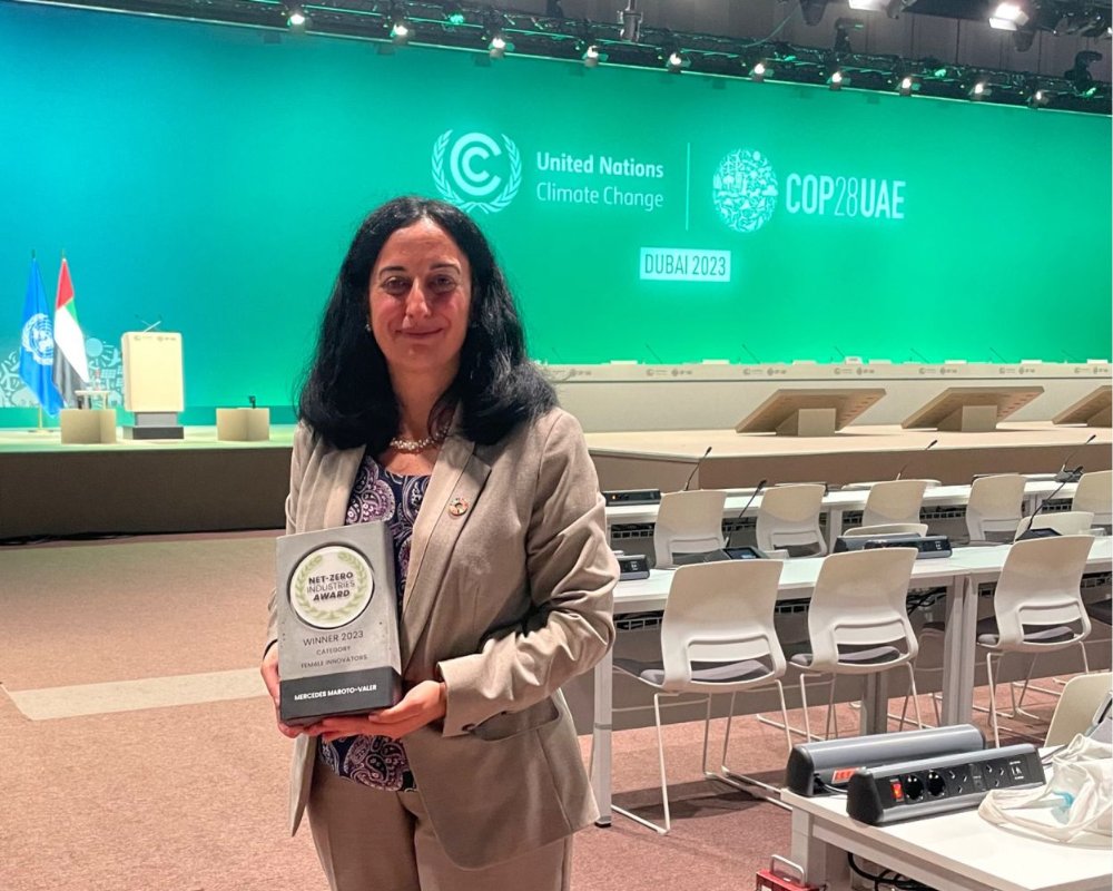 More info about the @MICleanEnergyRD Female Innovators Award that @MercedesMarotoV received at @COP28_UAE last Friday: bit.ly/3RDvDAE 📻 We are also VERY excited to say she will be on 'The Life Scientific' tomorrow (12th) at 9am on @BBCRadio4.📻 bit.ly/41lDHt4