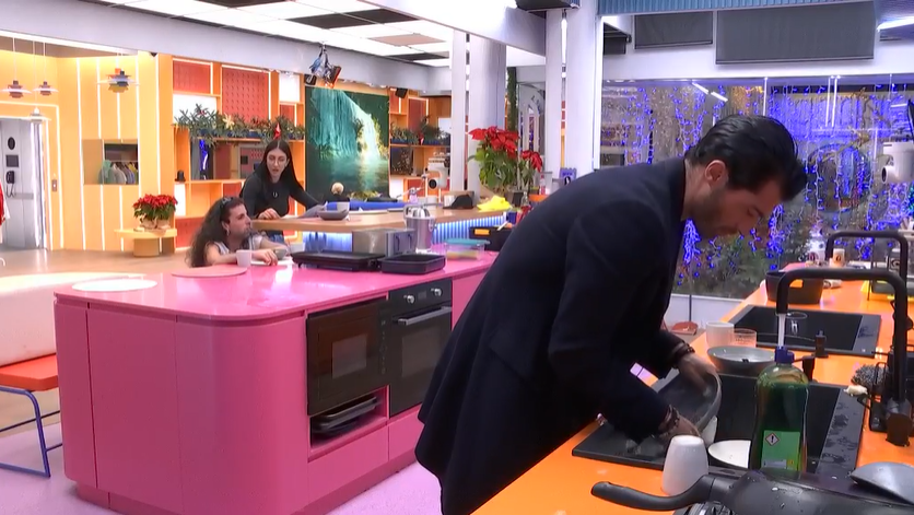 ghoficial's tweet image. Naomi: "Miriam Saavedra me encantaba. La amo"
Albert: "Y yo también"

Psss psss, Princess Inca, tienes por aquí unos fans @MiriamSaavdra ❤️ 

#GHVIPDBT13 #GHVIP11D 
🔴 mitele.es/directo/gh-vip…