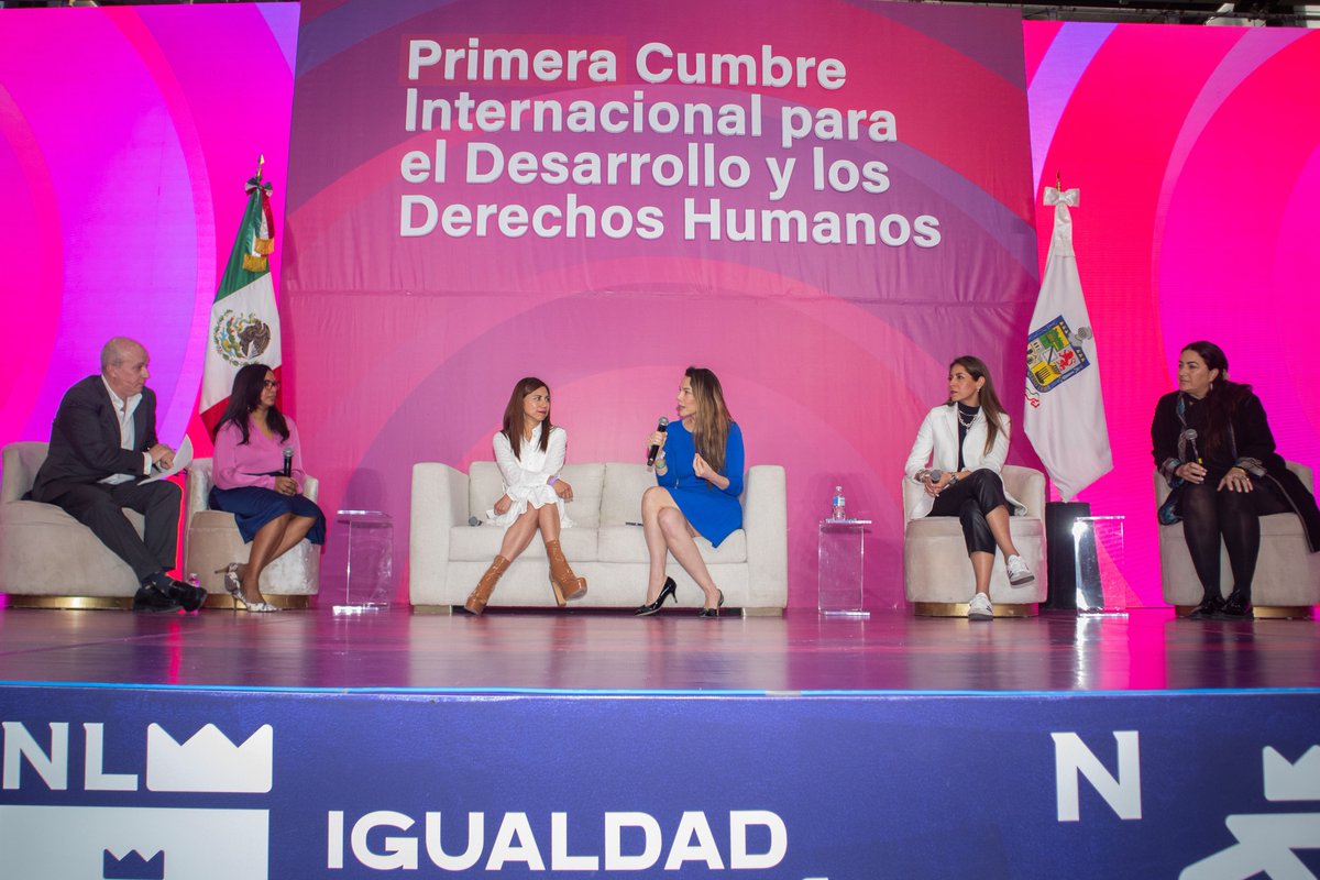 Inspiradoras reflexiones durante el panel "Liderazgo Empresarial con Perspectiva de Género" en la
<a href="/PrimeraCumbreDH/">primeracumbreinternacionaldh</a> . Agradezco a líderes ejemplares como Terry Gutierrez, Ceci Fallabrino, Fernanda Guarro, Michelle Ferrari y Rosevelie Marquez Morales por compartir su visión.