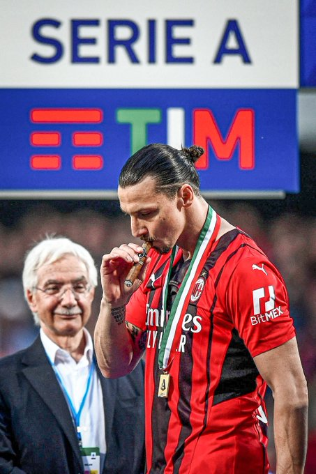 MilanXtra's tweet photo. Välkommen tillbaka, Z. 😍
#SempreMilan 🔴⚫ #IZBack https://t.co/3qY7a5SSHh