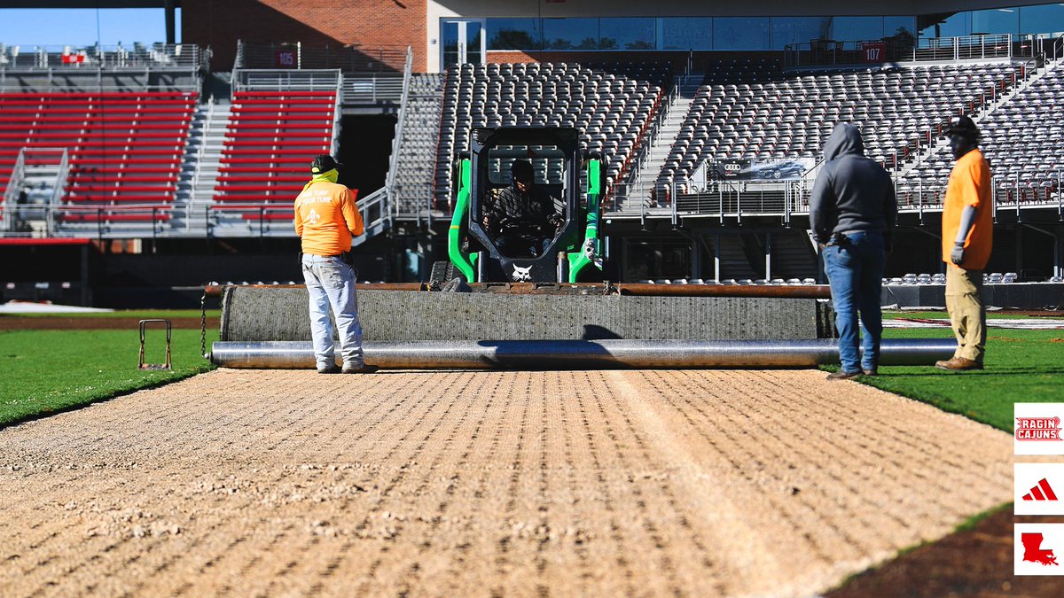 Hearing there is some sprucing up going on around the Athletic Complex today and figured we'd do our part also ...

#GeauxCajuns