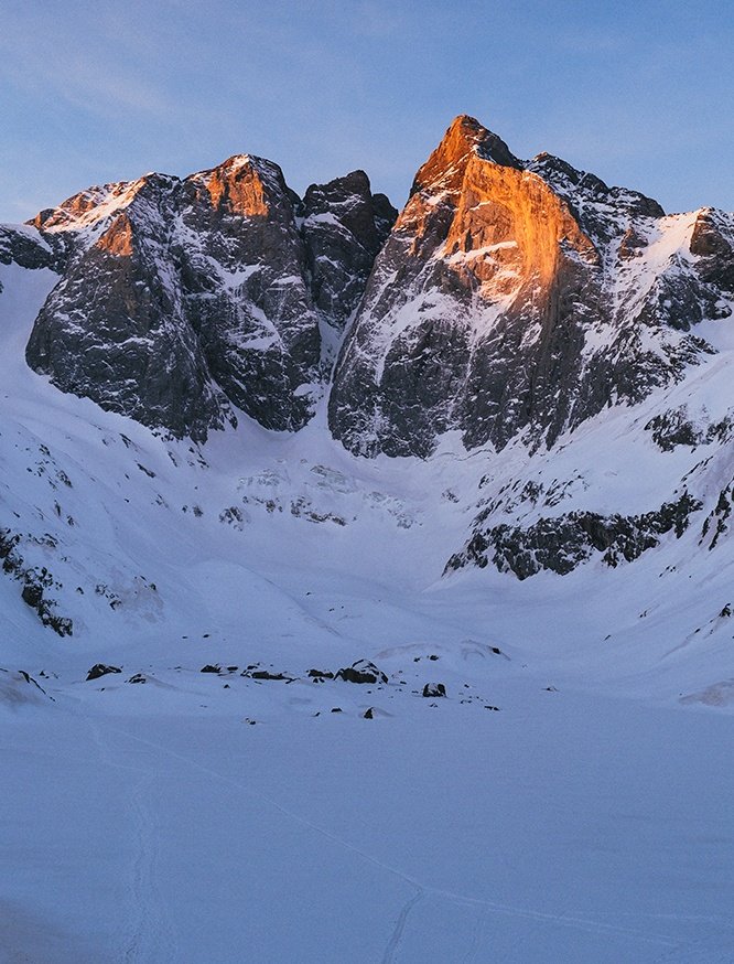 Feliz día de las montañas... Imagen de la montaña que más me ha impresionado. El Vignemale desde Oulettes de Gaube.