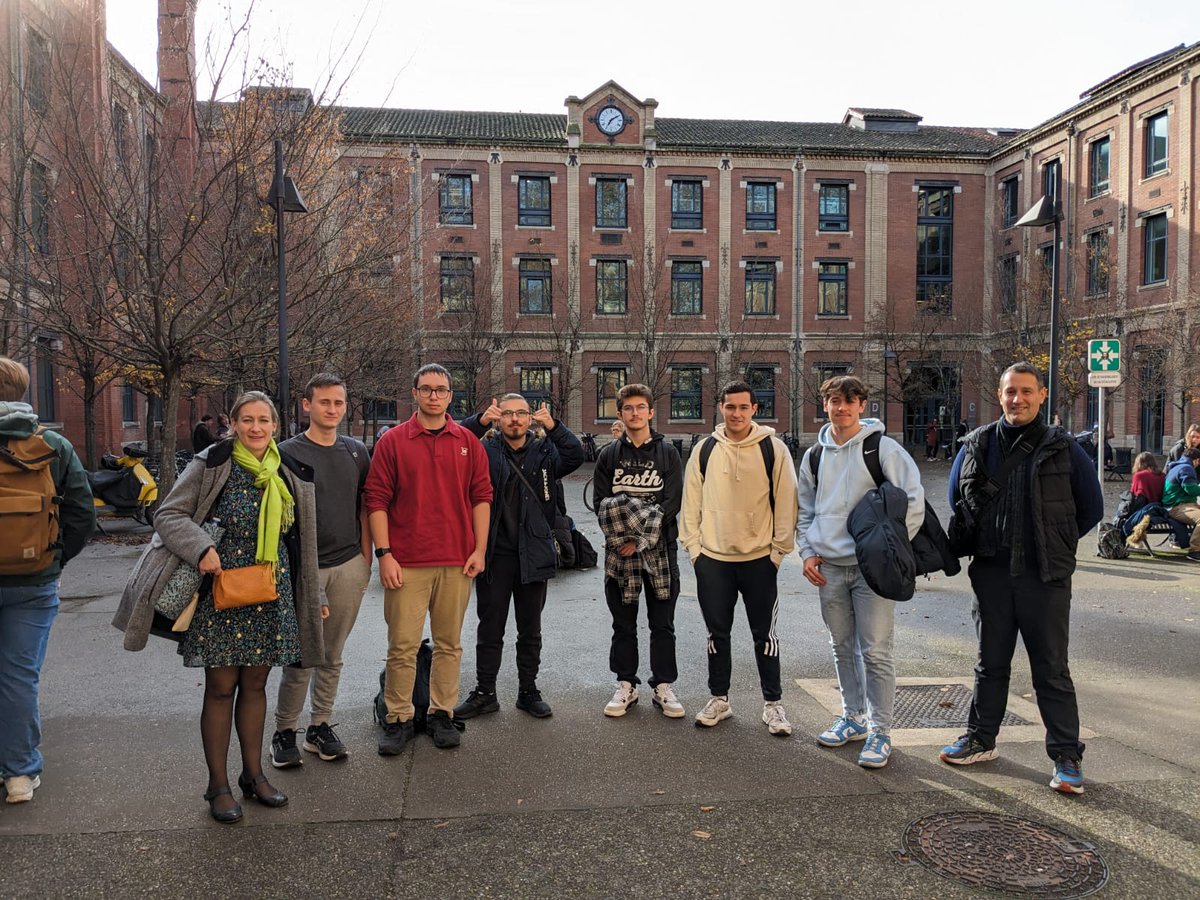 Dans le cadre de l événement 'projection' organisé par Sciences PO Toulouse, #LesCordéesdelaReussite Beaucoup d' informations🎓 (orientation post bac) ont été diffusées. Une journée riche d'enseignements pour nos élèves de Terminale Bac Pro #Dispo