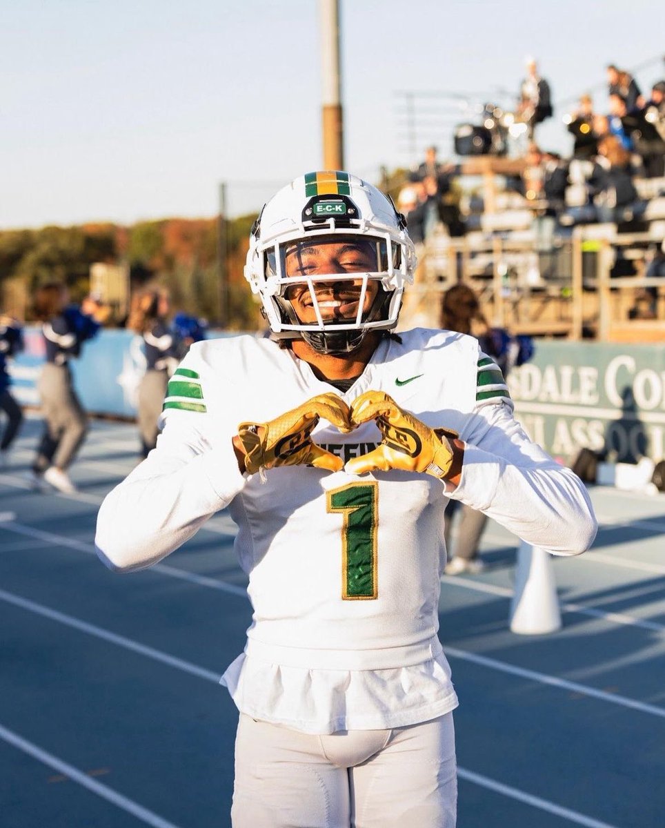 Blessed to receive an offer from Tiffin University 
@Drog_23 
<a href="/CoachRodOden/">Coach Rod Oden</a> 
<a href="/surulipowell/">Coach Kelly-Powell (KP)</a> 
<a href="/BIGBOOK_WORK/">Coach Booker</a> 
<a href="/smsbacademy/">SoundMind SoundBody®</a> 
<a href="/CoachBlackwell_/">Curtis Blackwell II</a>
