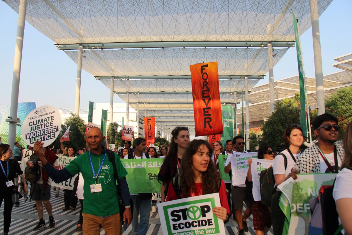 Invoking science comes w/ a responsibility to put forward text that reflects it. Today's #GlobalStocktake draft shows world leaders succumbing to fossil fuel interests, instead of safeguarding a livable future for all. In these final hours, world leaders must deliver real action.