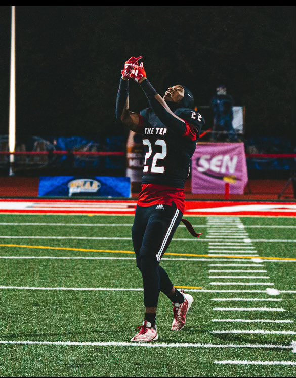 RaheemReid16's tweet photo. What a time to be alive 💍
#StateChampion
#Heemwarner
#RingMe https://t.co/SJRmNRq5Sy