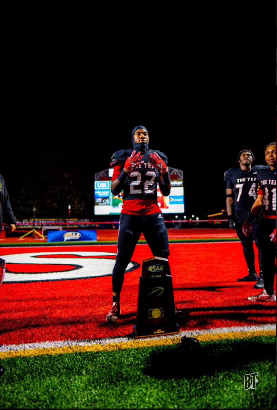 RaheemReid16's tweet photo. What a time to be alive 💍
#StateChampion
#Heemwarner
#RingMe https://t.co/SJRmNRq5Sy